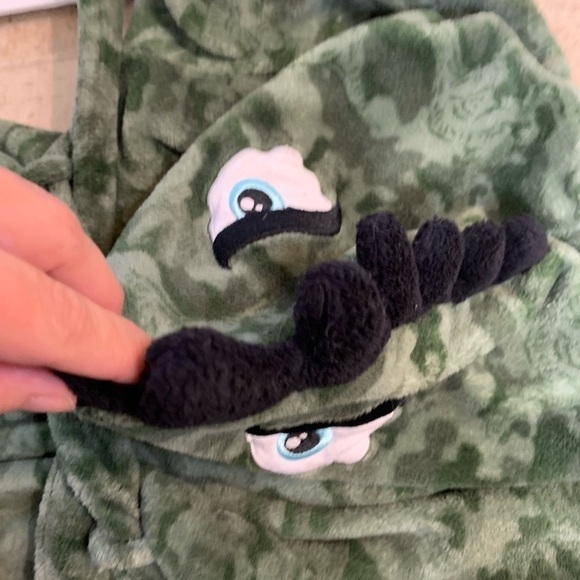 Boys Arizona Jean Green Camo Dino Robe Size 8 - Picture 3 of 5